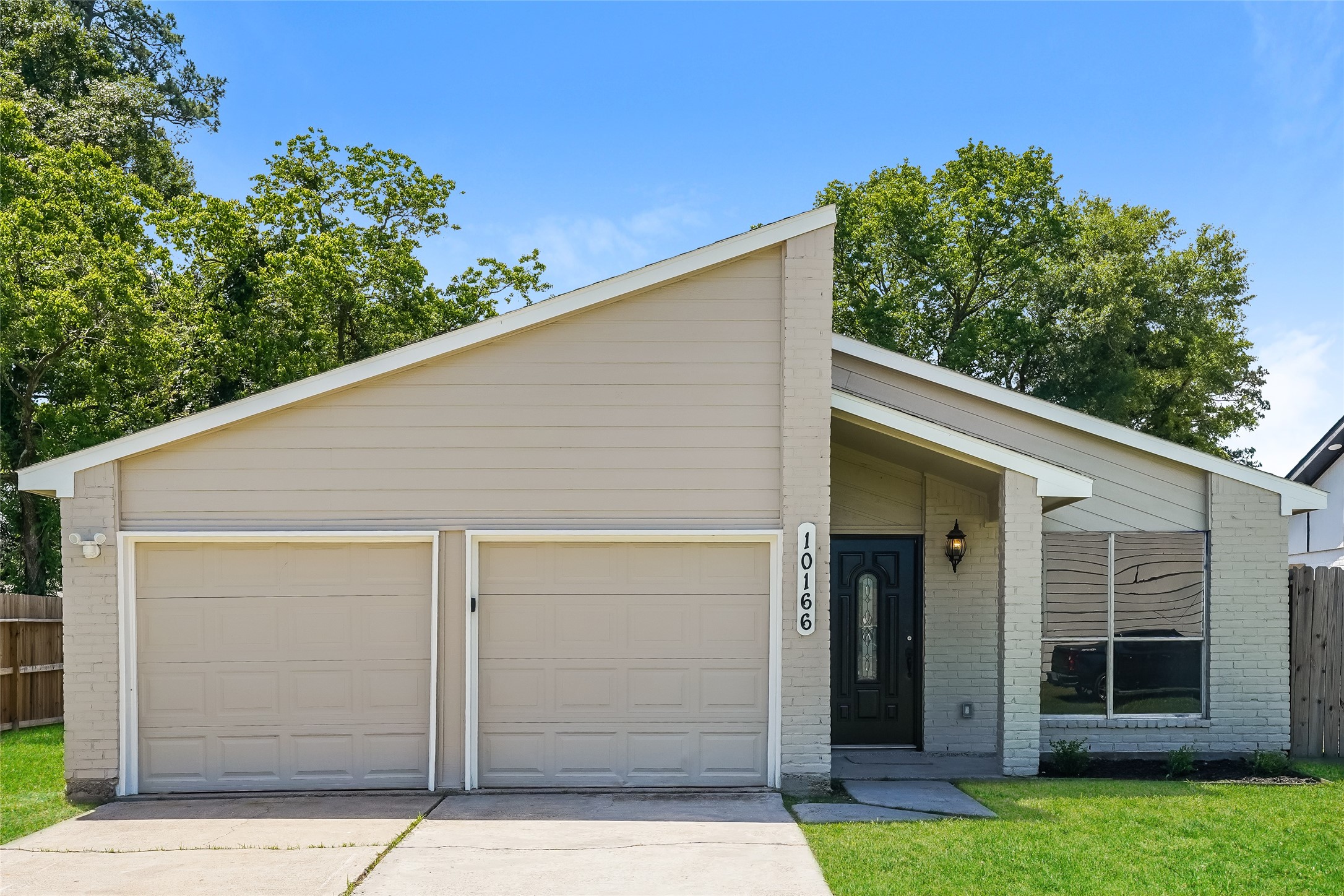 10166 Valley Breeze Drive Houston TX 77078