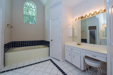 5211 Laurel Street Bellaire TX 77401