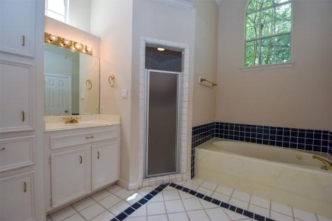 5211 Laurel Street Bellaire TX 77401