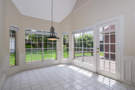 5211 Laurel Street Bellaire TX 77401