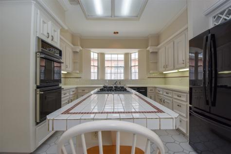 5211 Laurel Street Bellaire TX 77401