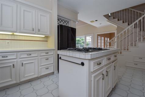 5211 Laurel Street Bellaire TX 77401