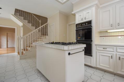5211 Laurel Street Bellaire TX 77401