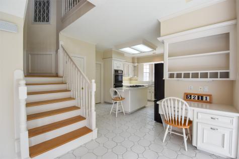 5211 Laurel Street Bellaire TX 77401