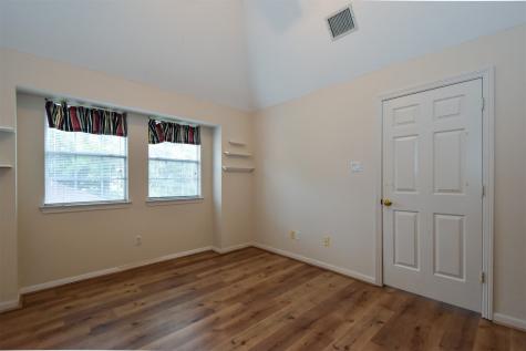 5211 Laurel Street Bellaire TX 77401