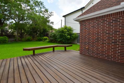 5211 Laurel Street Bellaire TX 77401