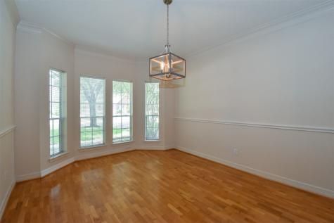 5211 Laurel Street Bellaire TX 77401