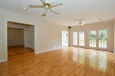 5211 Laurel Street Bellaire TX 77401