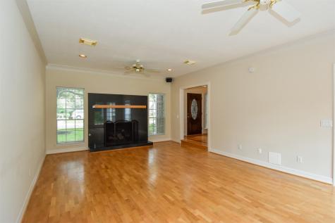 5211 Laurel Street Bellaire TX 77401