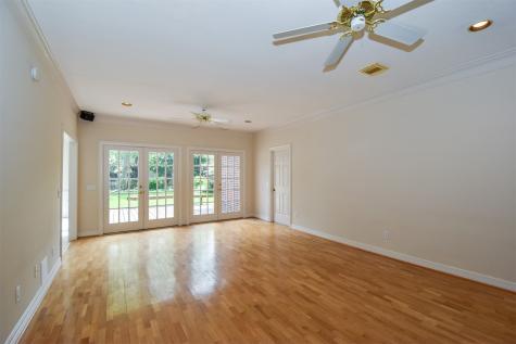 5211 Laurel Street Bellaire TX 77401