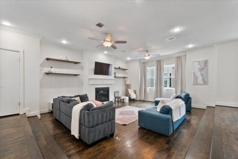 1333 W 22nd Street F Houston TX 77008