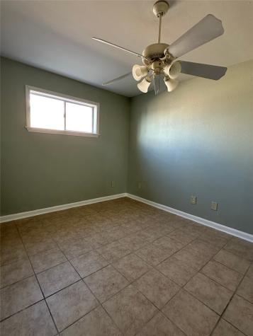 516 Holiday Drive 49 Galveston TX 77550