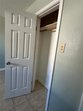 516 Holiday Drive 49 Galveston TX 77550