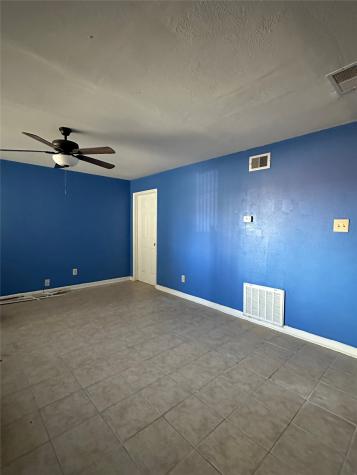 516 Holiday Drive 49 Galveston TX 77550