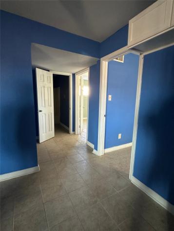 516 Holiday Drive 49 Galveston TX 77550