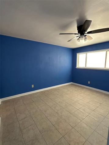 516 Holiday Drive 49 Galveston TX 77550