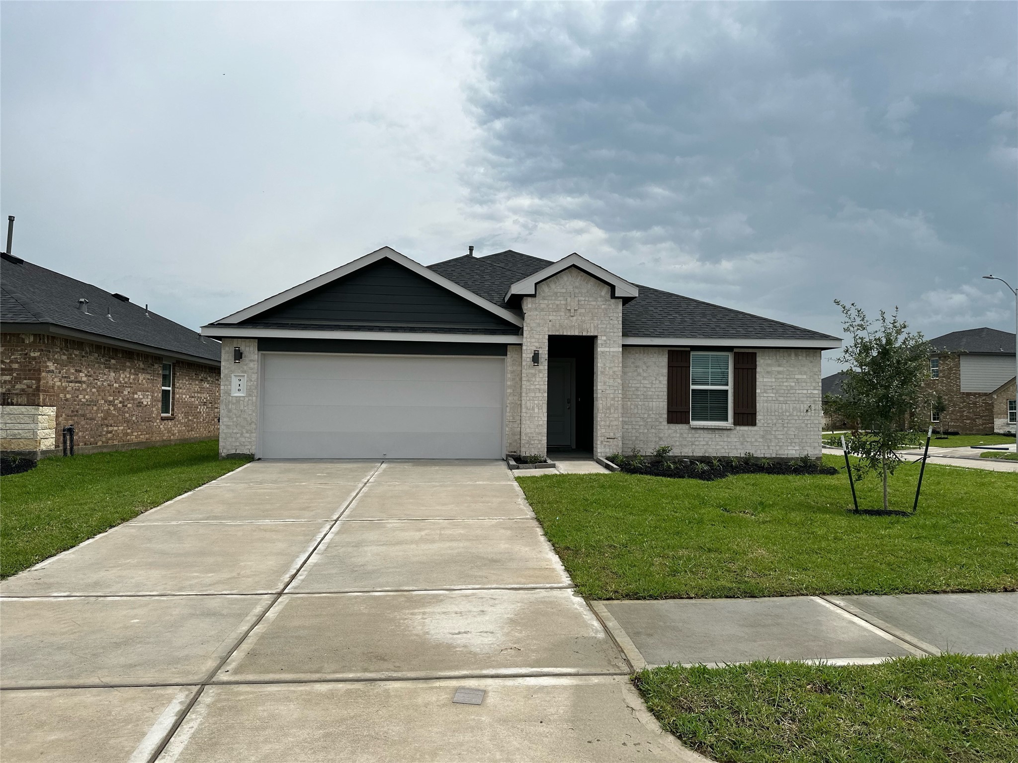 910 Curly Angora Court Rosharon TX 77583