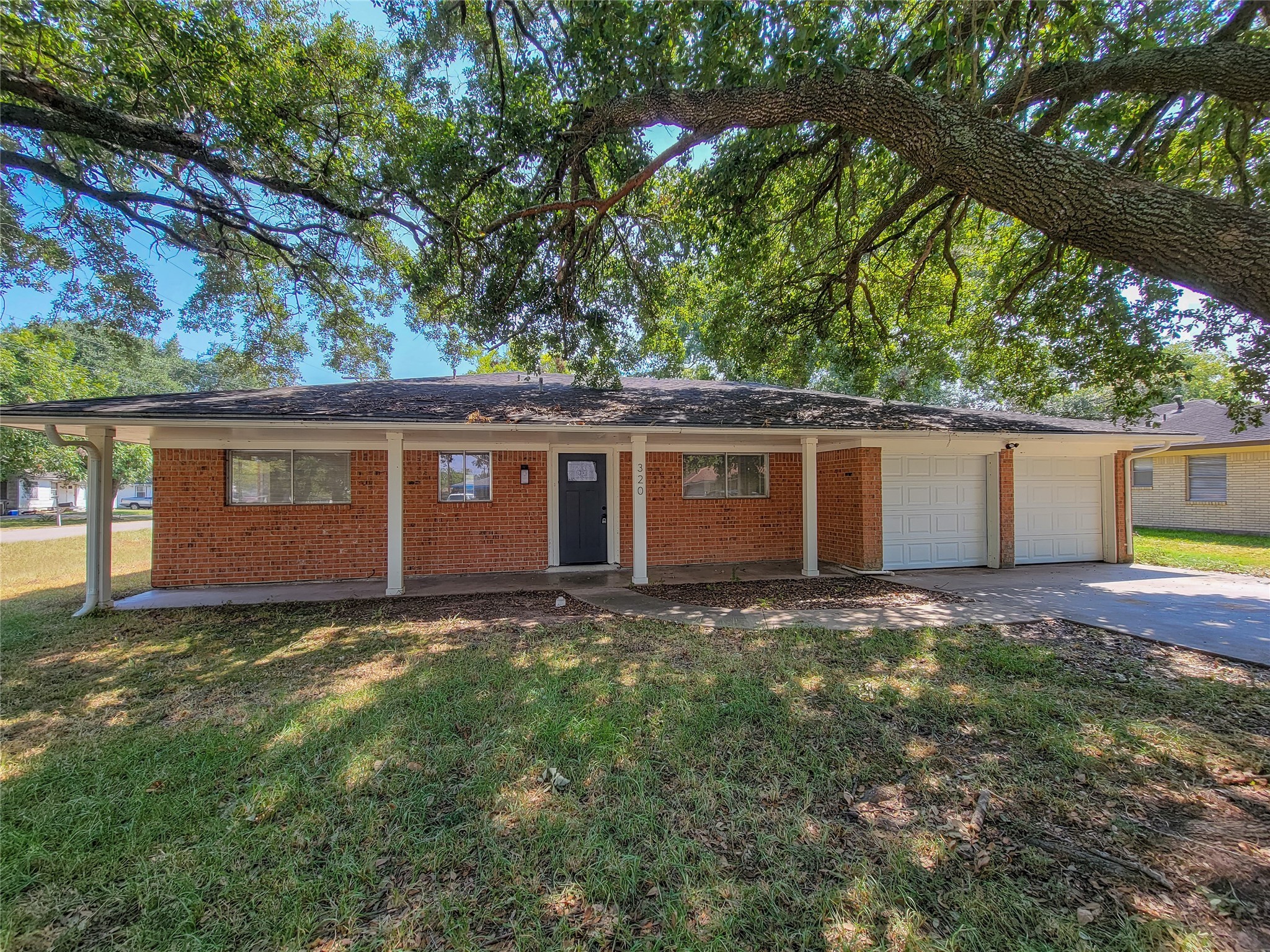 320 Sands Street Angleton TX 77515