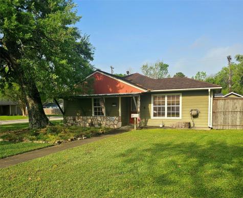 108 Redwood Street Lake Jackson TX 77566