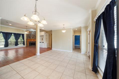 2422 Turberry Drive West Columbia TX 77486