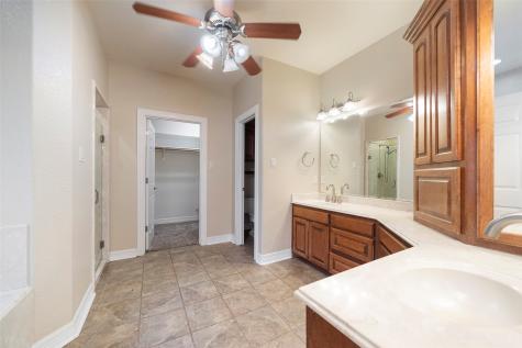 2422 Turberry Drive West Columbia TX 77486
