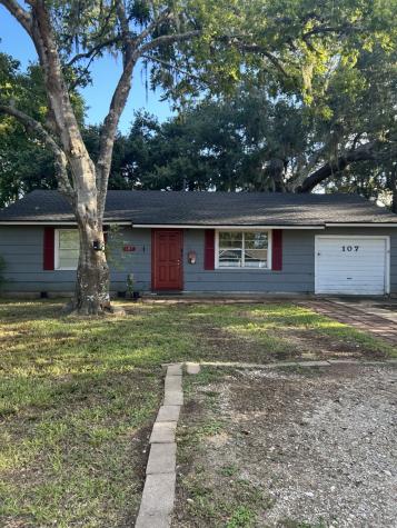 107 Primrose Street Lake Jackson TX 77566