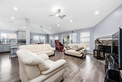 7617 Waterlilly Lane Pearland TX 77581