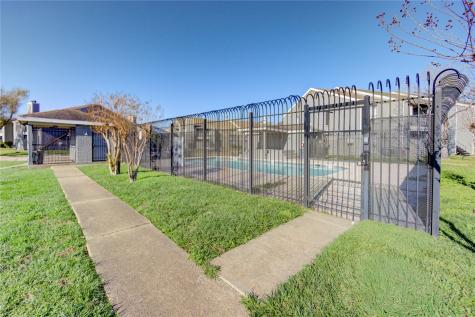 12500 Sandpiper Drive 197 Houston TX 77035