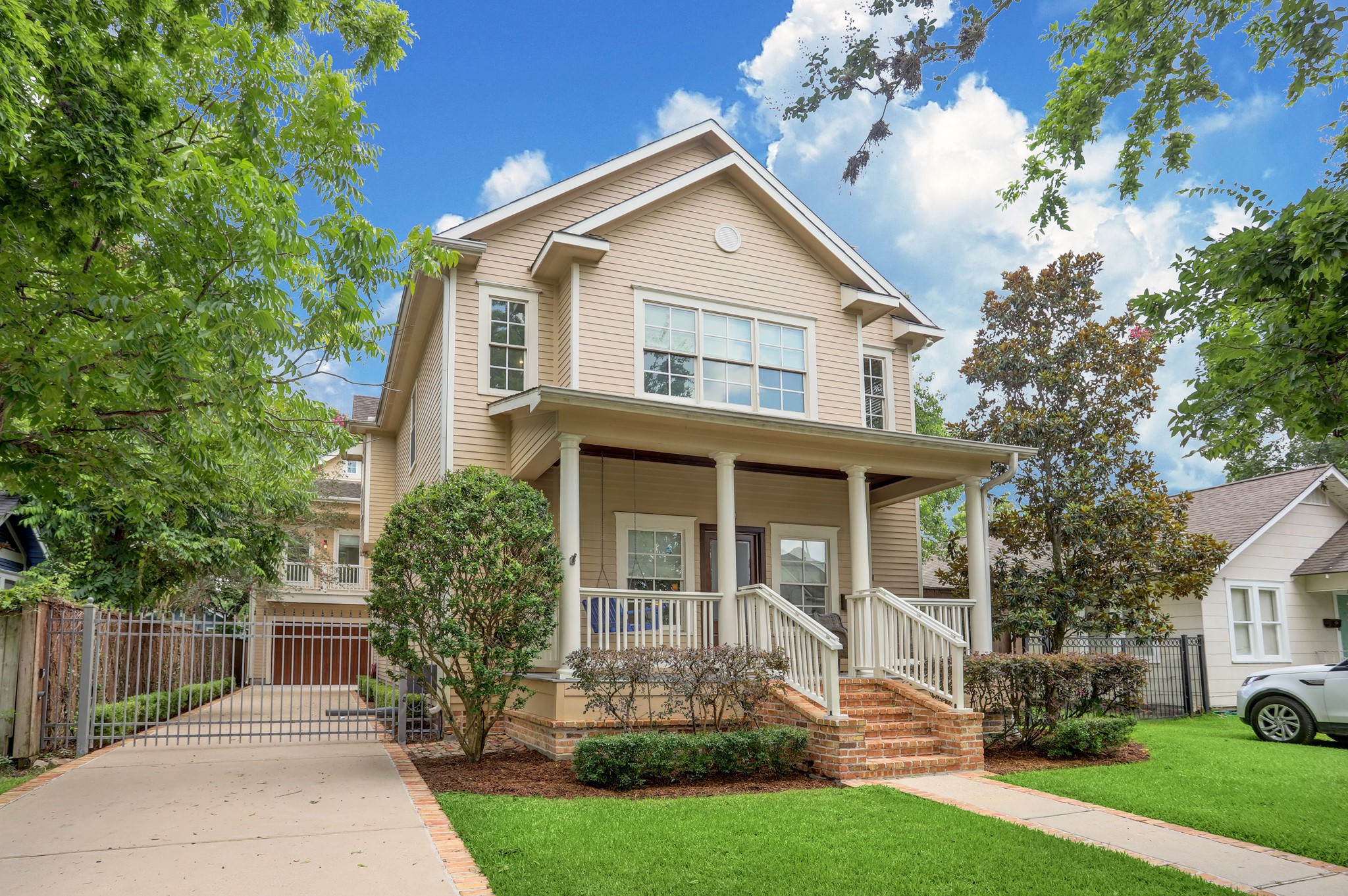 734 E 13th 1/2 Street Houston TX 77008