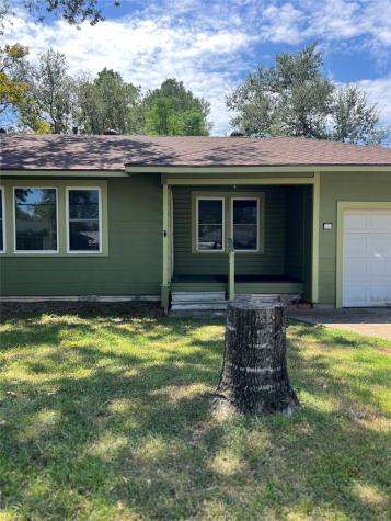 733 E Kuehn Street Bellville TX 77418