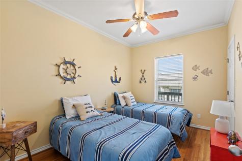 3923 Reeves Drive Galveston TX 77554