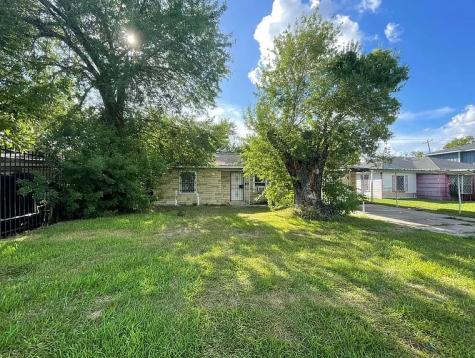 7722 Darnay Drive Houston TX 77033
