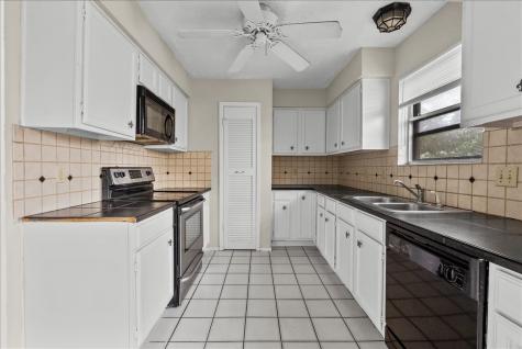 2823 Forest Point Drive League City TX 77573