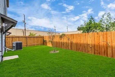 1915 Kolfahl Street B Houston TX 77023