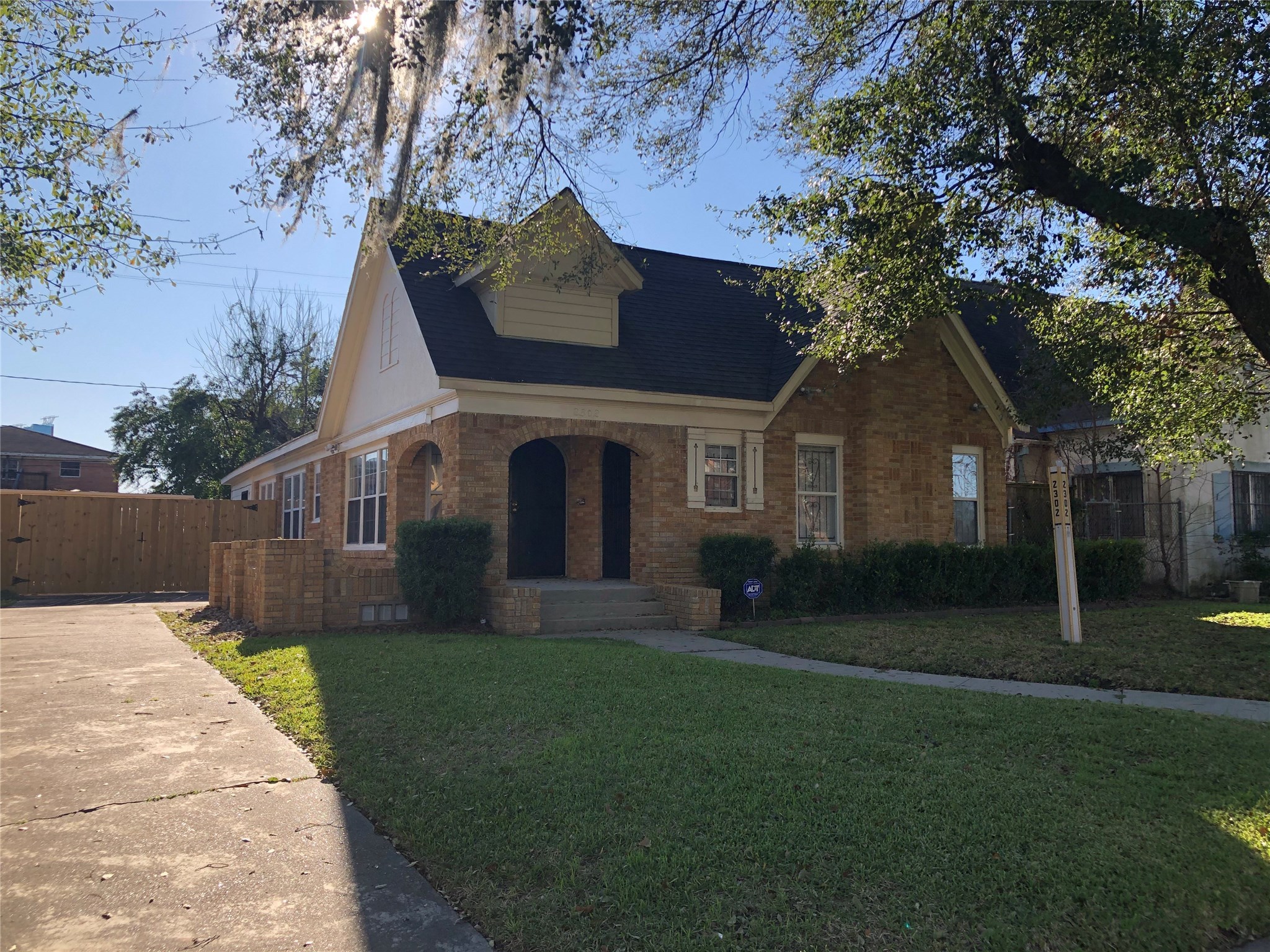 2302 Wichita Street Houston TX 77004