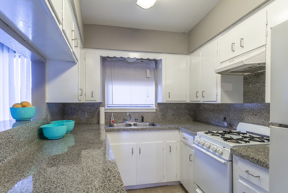 1305 Memorial Drive 06 Baytown TX 77520