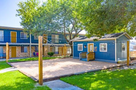 1305 Memorial Drive 06 Baytown TX 77520