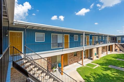 1305 Memorial Drive 06 Baytown TX 77520