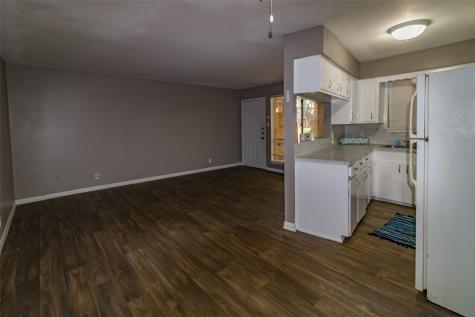 1305 Memorial Drive 06 Baytown TX 77520