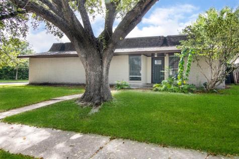 866 Voyager Drive Houston TX 77062
