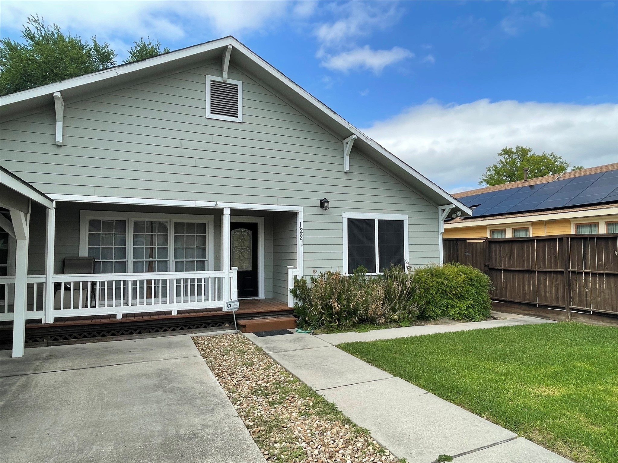 1221 Aurora Street Houston TX 77009