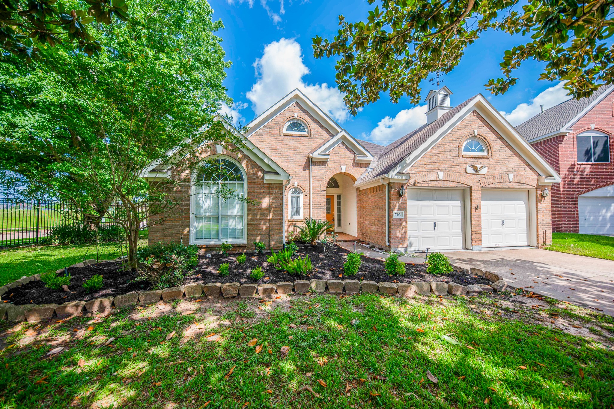 703 Acacia Place Missouri City TX 77459