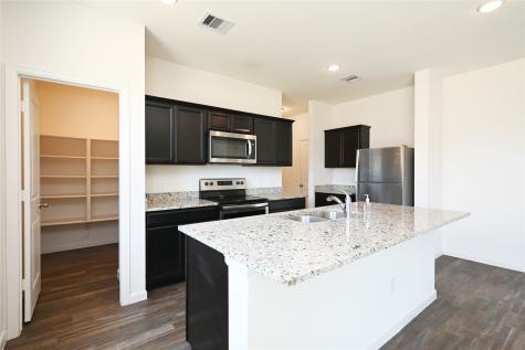 1013 Banyon Tree Lane Brookshire TX 77423