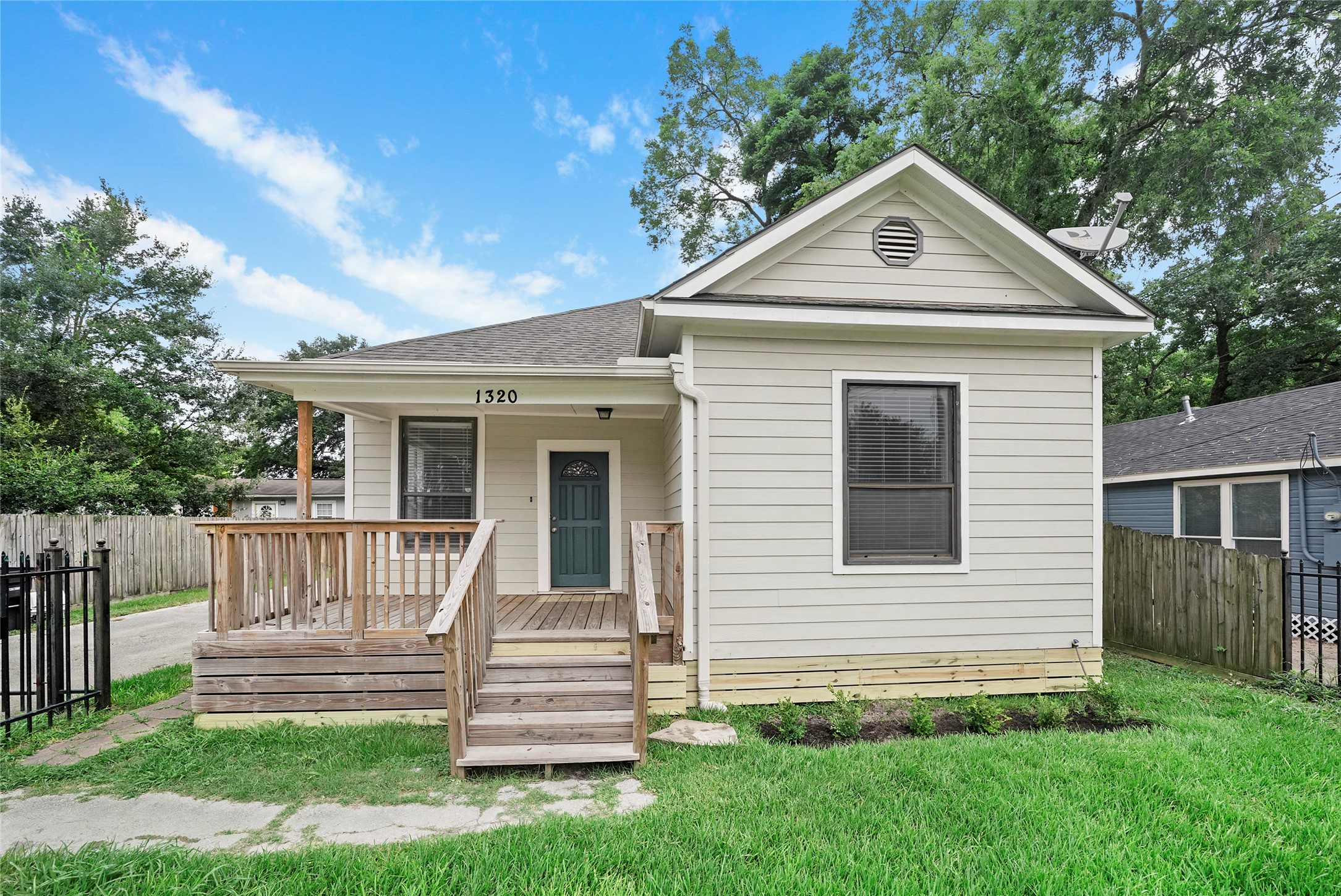 1320 Idylwild Street Houston TX 77009
