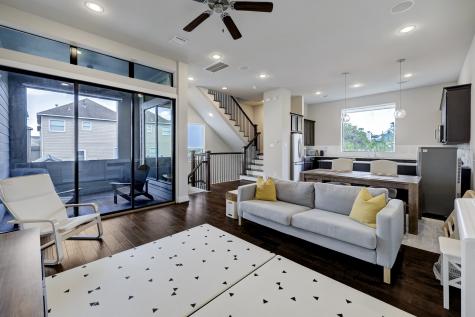 938 W 22nd Street A Houston TX 77008