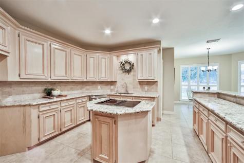 16 Kelliwood Courts Circle Katy TX 77450