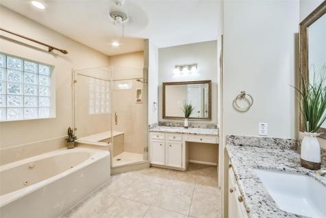 16 Kelliwood Courts Circle Katy TX 77450