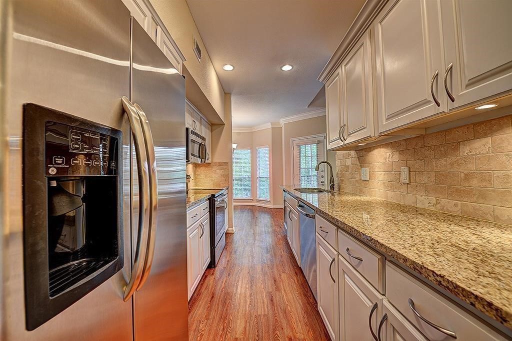 1901 Post Oak Park Drive 13302 Houston TX 77027