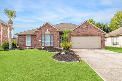 1823 Pinewood Court Drive Baytown TX 77521