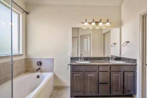 10 Handbridge Place Tomball TX 77375